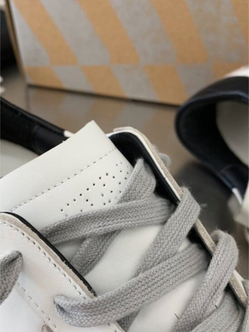 Golden Goose White Leather Sneakers with Grey Star and Black Collar - Picture 4 of 5